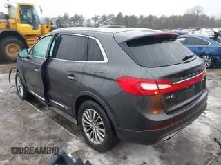 2018 Lincoln MKX Select with VIN 2LMPJ8KR9JBL17605, listed as a IAAI auction lot 41519841 with 44,143 mi miles. Bid and sale history available at carsss.com. Image 3.