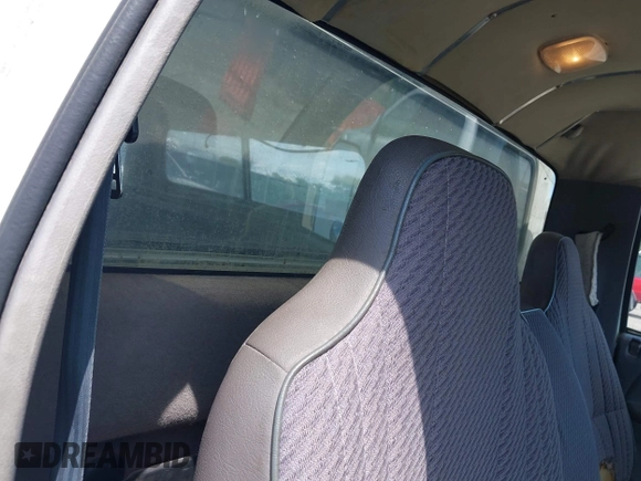 1996 Dodge 1500 z VIN 1B7HC16Y1TS630096, wystawiony jako IAAI lot #42095072 z przebiegiem 252 069 mil mil oraz . Historia ofert i sprzedaży dostępna na DreamBid. Obrazek 8.