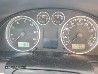 2003 Volkswagen Passat GLX z VIN WVWYH63B23E326238, wystawiony jako Copart lot #70220704 z przebiegiem 167 857 mil mil oraz Szkoda całkowita • Salvage title. Historia ofert i sprzedaży dostępna na DreamBid. Obrazek 9.
