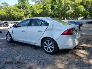 2016 Volvo S60 T5 Drive-E Premier z VIN YV126MFK8G2390619, wystawiony jako Copart lot #57810155 z przebiegiem 87 272 mil mil oraz Szkoda całkowita • Salvage title. Historia ofert i sprzedaży dostępna na DreamBid. Obrazek 2.