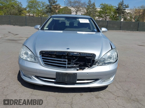 2007 Mercedes-Benz S 550 z VIN WDDNG71X77A018785, wystawiony jako IAAI lot #42114156 z przebiegiem 177 269 mil mil oraz . Historia ofert i sprzedaży dostępna na DreamBid. Obrazek 12.