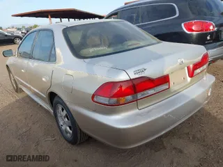 2002 Honda Accord Sdn EX with VIN JHMCG56682C022314, listed as a IAAI auction lot 42065778 with 200,780 mi miles. Bid and sale history available at carsss.com. Image 3.