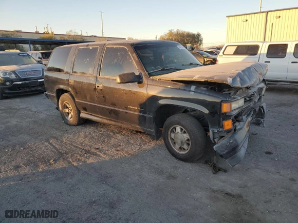 2000 Chevrolet Tahoe Limited with VIN 1GNEC13R5YR162329, listed as a Copart auction lot 84117434 with 177,241 mi miles and Salvage Title. Bid and sale history available at carsss.com. Image 4.