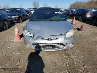 2002 Chrysler Sebring LXi with VIN 1C3EL55R82N301949, listed as a Copart auction lot 81320054 with 136,892 mi miles and Salvage Title. Bid and sale history available at carsss.com. Image 5.