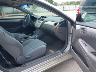 2006 Toyota Solara SE z VIN 4T1CE38P06U583149, wystawiony jako IAAI lot #42406435 z przebiegiem 111 278 mil mil oraz . Historia ofert i sprzedaży dostępna na DreamBid. Obrazek 5.