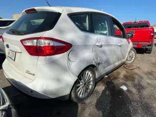 2015 Ford C-Max SEL with VIN 1FADP5BU8FL117266, listed as a Copart auction lot 52995955 with 172,768 mi miles and Clean Title. Bid and sale history available at carsss.com. Image 4.