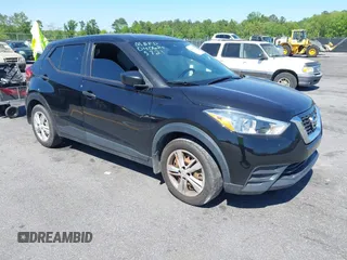 2020 Nissan Kicks S z VIN 3N1CP5BV1LL535721, wystawiony jako IAAI lot #42044208 z przebiegiem 98 028 mil mil oraz . Historia ofert i sprzedaży dostępna na DreamBid. Obrazek 1.