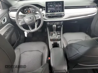 2023 Jeep Compass Latitude Lux z VIN 3C4NJDFN5PT533259, wystawiony jako Copart lot #71166814 z przebiegiem 2 395 mil mil oraz Szkoda całkowita • Salvage title. Historia ofert i sprzedaży dostępna na DreamBid. Obrazek 8.