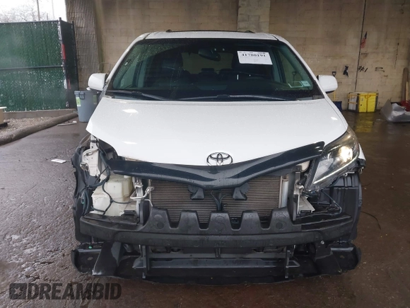2015 Toyota Sienna SE with VIN 5TDXK3DC1FS528070, listed as a IAAI auction lot 41780191 with 117,488 mi miles. Bid and sale history available at carsss.com. Image 13.