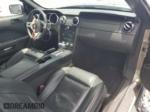 2005 Ford Mustang Deluxe with VIN 1ZVFT84N555215001, listed as a Copart auction lot 61993435 with 85,407 mi miles and Salvage title. Bid and sale history available at DreamBid. Image 8.