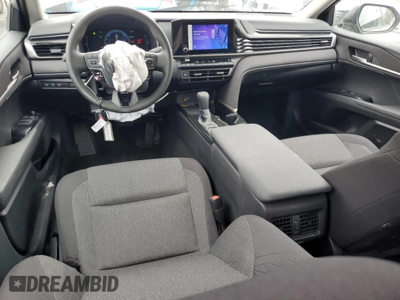 2025 Toyota Camry LE z VIN 4T1DAACK0SU073104, wystawiony jako Copart lot #51095855 z przebiegiem 10 976 mil mil oraz Szkoda całkowita • Salvage title. Historia ofert i sprzedaży dostępna na DreamBid. Obrazek 8.