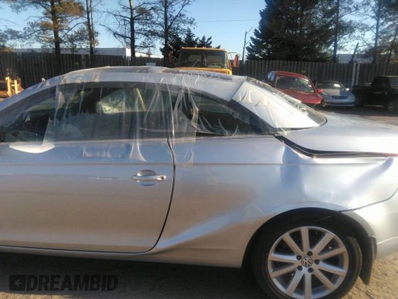 2010 Volkswagen Eos Komfort с VIN WVWBA7AH1AV023634, выставлен на аукционе IAAI как лот 40635291 с пробегом 42 152 миль миль и . История ставок и продаж доступна на DreamBid. Изображение 18.