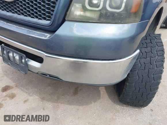 2006 Ford F-150 STX with VIN 1FTRX12W46NA47036, listed as a IAAI auction lot 41886208 with 272,391 mi miles. Bid and sale history available at carsss.com. Image 6.