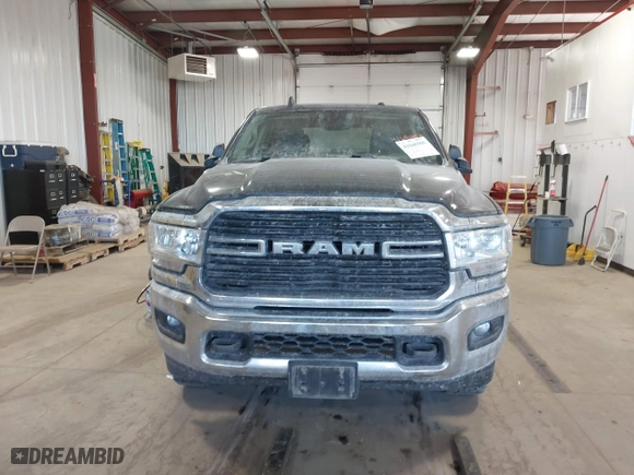 2019 Ram 2500 Big Horn with VIN 3C6UR5DJ8KG570650, listed as a IAAI auction lot 41646906 with 187,522 mi miles. Bid and sale history available at carsss.com. Image 12.