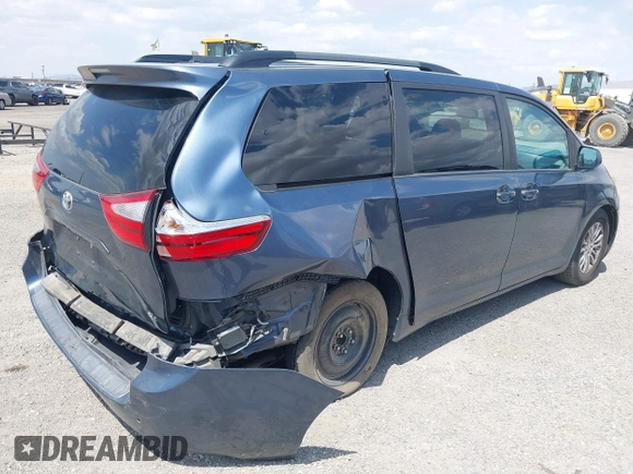 2017 Toyota Sienna XLE Auto Access Seat z VIN 5TDYZ3DC3HS826445, wystawiony jako IAAI lot #42455408 z przebiegiem 89 495 mil mil oraz . Historia ofert i sprzedaży dostępna na DreamBid. Obrazek 4.