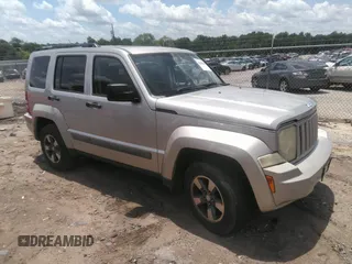 2008 Jeep Liberty Sport z VIN 1J8GP28K38W156157, wystawiony jako IAAI lot #42523839 z przebiegiem 203 247 mil mil oraz . Historia ofert i sprzedaży dostępna na DreamBid. Obrazek 1.