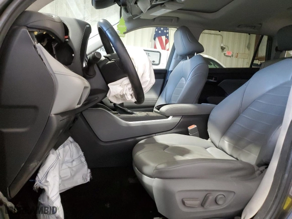 2022 Toyota Highlander Hybrid XLE with VIN 5TDGBRCH9NS556553, listed as a Copart auction lot 88440005 with 76,389 mi miles and Clean Title. Bid and sale history available at carsss.com. Image 7.