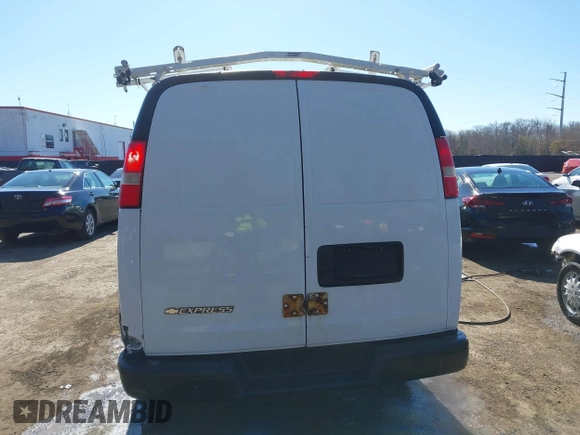 2008 Chevrolet Express Cargo Van with VIN 1GCGG25C481179562, listed as a IAAI auction lot 41582058 with 150,510 mi miles. Bid and sale history available at carsss.com. Image 16.