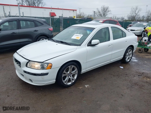 2009 Volvo S60 2.5T with VIN YV1RS592092720882, listed as a IAAI auction lot 42006676 with 143,647 mi miles. Bid and sale history available at carsss.com. Image 18.