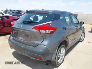2020 Nissan Kicks S z VIN 3N1CP5BV9LL525082, wystawiony jako IAAI lot #42322672 z przebiegiem 48 035 mil mil oraz . Historia ofert i sprzedaży dostępna na DreamBid. Obrazek 4.