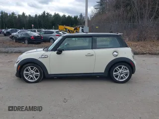 2011 MINI Hardtop S with VIN WMWSV3C58BTY22854, listed as a IAAI auction lot 42034126 with 98,931 mi miles and . Bid and sale history available at DreamBid. Image 12.