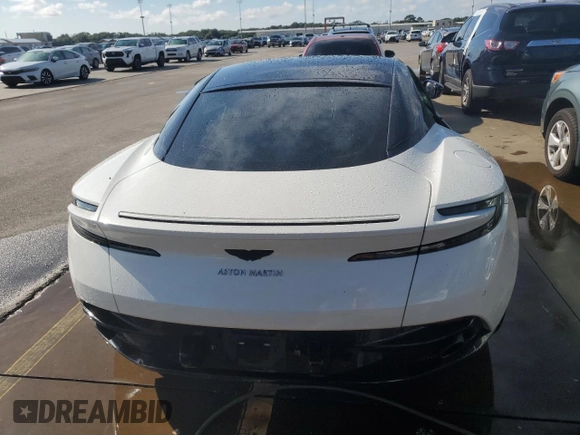 2019 Aston Martin DB11 V8 z VIN SCFRMFAW0KGL05298, wystawiony jako Copart lot #73723684 z przebiegiem Nie podano mil oraz Nie do naprawy. Historia ofert i sprzedaży dostępna na DreamBid. Obrazek 6.