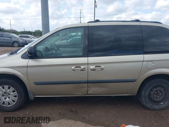 2006 Chrysler Town & Country SWB with VIN 1A4GP45R66B594898, listed as a IAAI auction lot 41128710 with 195,062 mi miles. Bid and sale history available at carsss.com. Image 15.