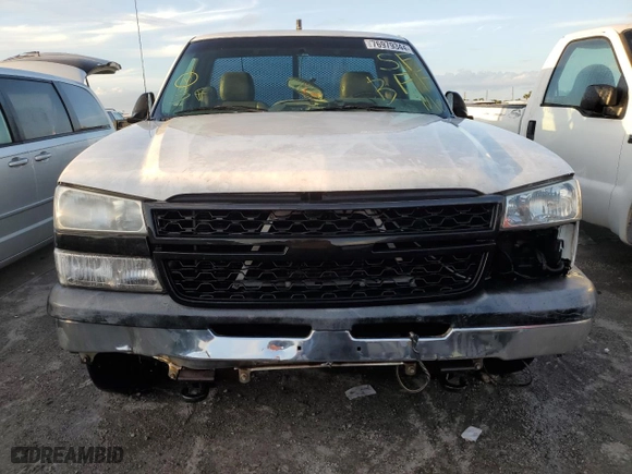 2003 Chevrolet Silverado 2500 Work Truck with VIN 1GCGC24U93Z310243, listed as a Copart auction lot 76979344 with 0 mi miles and Non Repairable. Bid and sale history available at carsss.com. Image 5.