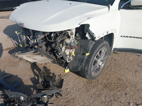 2020 Jeep Compass Latitude with VIN 3C4NJCBB1LT154890, listed as a IAAI auction lot 41787648 with Not Provided miles and . Bid and sale history available at carsss.com. Image 18.
