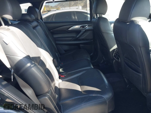 2018 Mazda CX-9 Grand Touring z VIN JM3TCADY8J0221221, wystawiony jako IAAI lot #41644721 z przebiegiem 41 510 mil mil oraz . Historia ofert i sprzedaży dostępna na DreamBid. Obrazek 8.