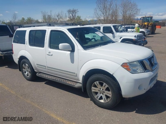 2008 Nissan Pathfinder SE with VIN 5N1AR18B08C656002, listed as a IAAI auction lot 41948759 with NaN miles. Bid and sale history available at carsss.com. Image 1.