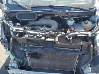 2018 Ford Transit Passenger XL z VIN 1FBZX2YM8JKA97299, wystawiony jako Copart lot #53553115 z przebiegiem 101 532 mil mil oraz Szkoda całkowita • Salvage title. Historia ofert i sprzedaży dostępna na DreamBid. Obrazek 12.