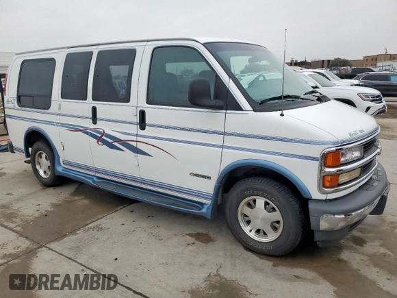 1997 Chevrolet Express Cargo z VIN 1GBFG15R3V1045586, wystawiony jako Copart lot #45388645 z przebiegiem 67 872 mil mil oraz Czysty tytuł • Clean title. Historia ofert i sprzedaży dostępna na DreamBid. Obrazek 4.
