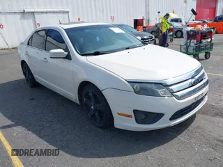 2010 Ford Fusion SE z VIN 3FAHP0HA2AR367436, wystawiony jako IAAI lot #42525143 z przebiegiem 153 339 mil mil oraz . Historia ofert i sprzedaży dostępna na DreamBid. Obrazek 1.