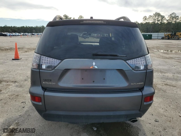 2010 Mitsubishi Outlander ES with VIN JA4AS2AW2AZ004118, listed as a Copart auction lot 86684914 with 110,278 mi miles and Salvage Title. Bid and sale history available at carsss.com. Image 6.