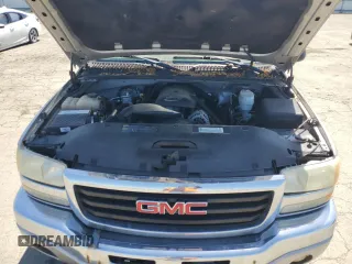 2004 GMC Sierra 2500 SLE z VIN 1GTGK23U64F211239, wystawiony jako Copart lot #54905465 z przebiegiem 193 492 mil mil oraz Szkody całkowita. Historia ofert i sprzedaży dostępna na DreamBid. Obrazek 11.