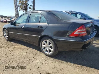 2007 Mercedes-Benz C 350 Sport z VIN WDBRF56H17F854050, wystawiony jako Copart lot #72775334 z przebiegiem 142 960 mil mil oraz Szkoda całkowita • Salvage title. Historia ofert i sprzedaży dostępna na DreamBid. Obrazek 2.