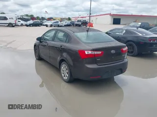2013 Kia Rio EX с VIN KNADN4A33D6125111, выставлен на аукционе IAAI как лот 42488963 с пробегом 157 357 миль миль и . История ставок и продаж доступна на DreamBid. Изображение 3.
