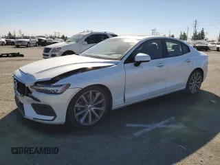 2020 Volvo S60 Momentum with VIN 7JR102FK4LG034769, listed as a Copart auction lot 42356235 with 51,114 mi miles and Salvage Title. Bid and sale history available at carsss.com. Image 1.