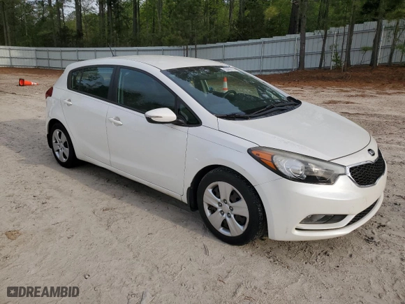 2016 Kia Forte 5-Door LX with VIN KNAFK5A82G5637956, listed as a Copart auction lot 53205155 with 84,830 mi miles and Clean Title. Bid and sale history available at carsss.com. Image 4.