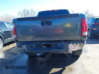 2007 GMC Sierra 1500 SLT z VIN 2GTEK133X71616220, wystawiony jako IAAI lot #41669281 z przebiegiem 269 626 mil mil oraz . Historia ofert i sprzedaży dostępna na DreamBid. Obrazek 17.