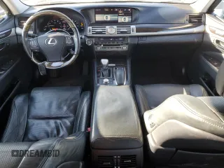 2015 Lexus LS 460 z VIN JTHCL5EF8F5024667, wystawiony jako Copart lot #45988755 z przebiegiem 113 543 mil mil oraz Czysty tytuł • Clean title. Historia ofert i sprzedaży dostępna na DreamBid. Obrazek 8.