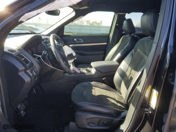 2019 Ford Explorer XLT with VIN 1FM5K7D87KGA07493, listed as a Copart auction lot 84317014 with 93,304 mi miles and Salvage Title. Bid and sale history available at carsss.com. Image 7.