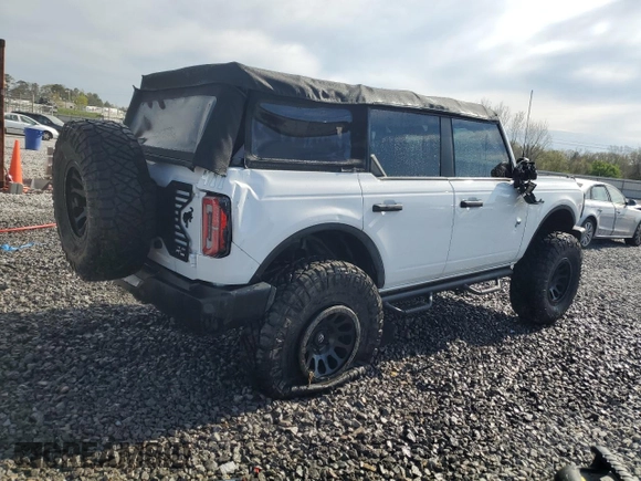 2022 Ford Bronco с VIN 1FMEE5DP6NLB41068, выставлен на аукционе Copart как лот 50778505 с пробегом 70 431 миль миль и Списание • Salvage title. История ставок и продаж доступна на DreamBid. Изображение 3.