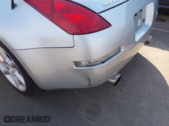 2005 Nissan 350Z Touring z VIN JN1AZ36A05M755776, wystawiony jako IAAI lot #41509506 z przebiegiem 79 148 mil mil oraz . Historia ofert i sprzedaży dostępna na DreamBid. Obrazek 17.
