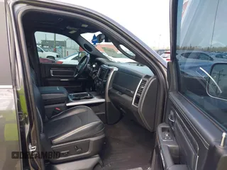 2018 Ram 2500 Limited z VIN 3C6UR5GL6JG213351, wystawiony jako IAAI lot #42109411 z przebiegiem 163 456 mil mil oraz . Historia ofert i sprzedaży dostępna na DreamBid. Obrazek 5.