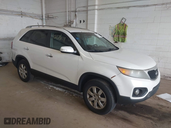 2011 Kia Sorento LX with VIN 5XYKT4A1XBG171544, listed as a IAAI auction lot 42170618 with 208,700 mi miles. Bid and sale history available at carsss.com. Image 1.