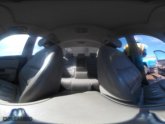 2008 Hyundai Azera Limited with VIN KMHFC46F28A282406, listed as a IAAI auction lot 41644061 with 1 mi miles. Bid and sale history available at carsss.com. Image 17.