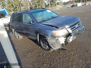 2004 Toyota Highlander with VIN JTEEP21A440053760, listed as a IAAI auction lot 41823810 with 212,971 mi miles. Bid and sale history available at carsss.com. Image 1.