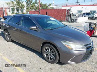 2015 Toyota Camry XLE with VIN 4T1BF1FK6FU901697, listed as a IAAI auction lot 41974098 with 121,817 mi miles. Bid and sale history available at carsss.com. Image 1.